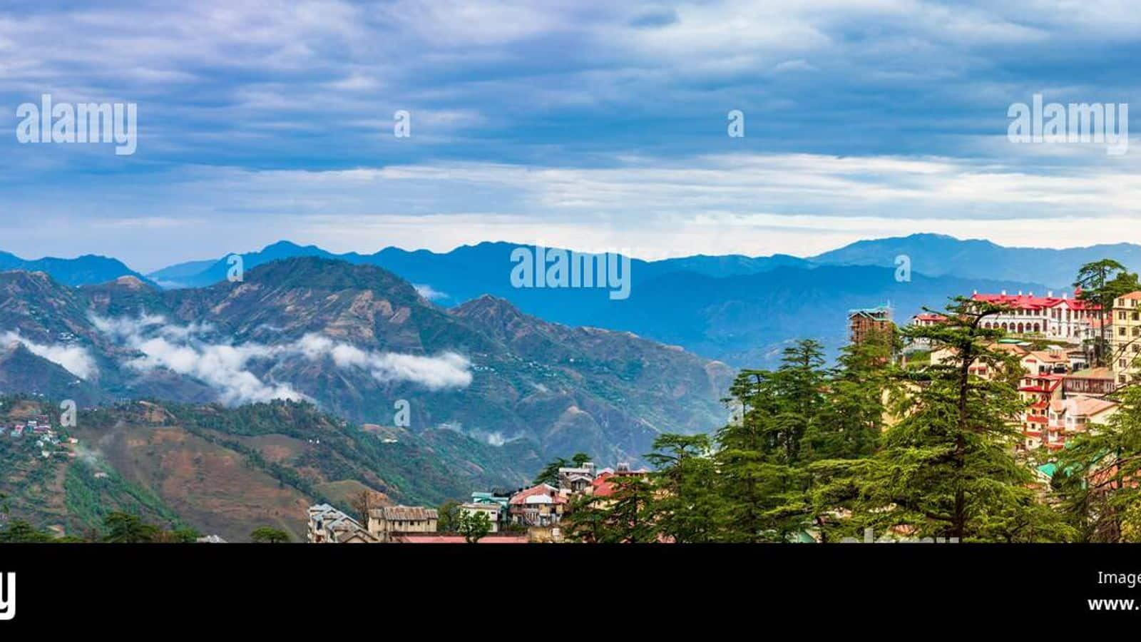 Lima Perbukitan Menenangkan di Dekat Shimla, India