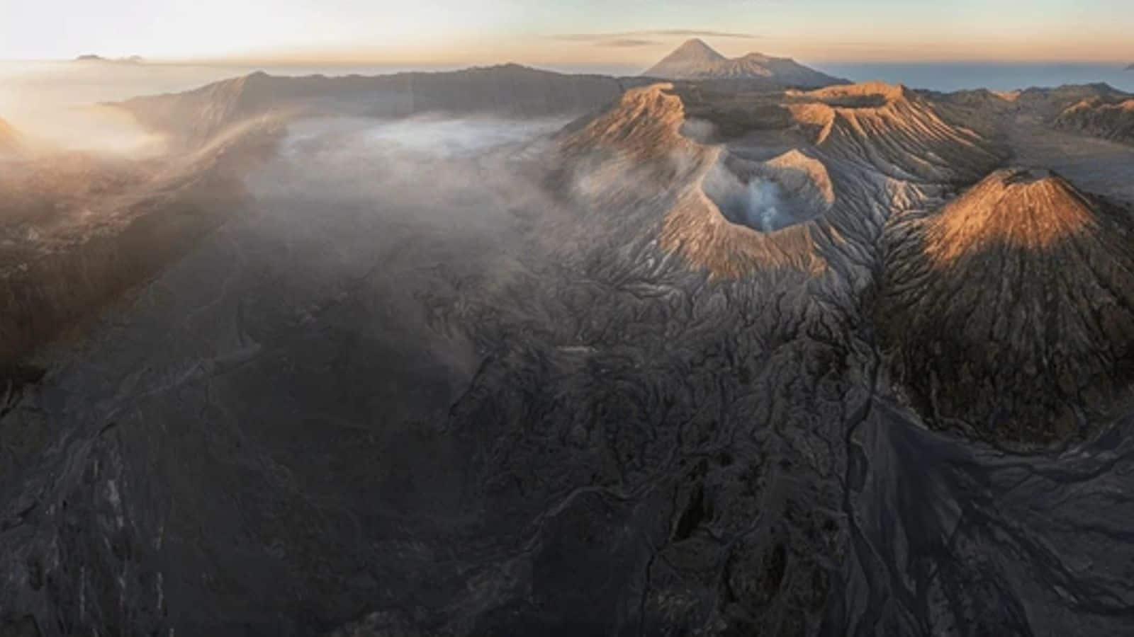 Menjelajahi Keindahan Taman Nasional Bromo Tengger Semeru, Indonesia