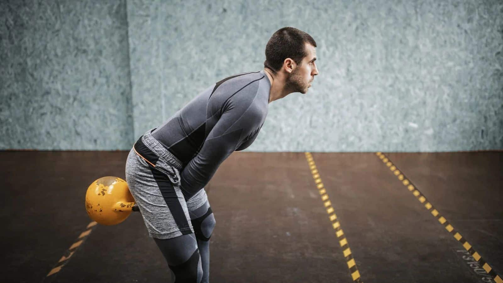 Membakar Lemak Tubuh Dengan Latihan Kettlebell Swings