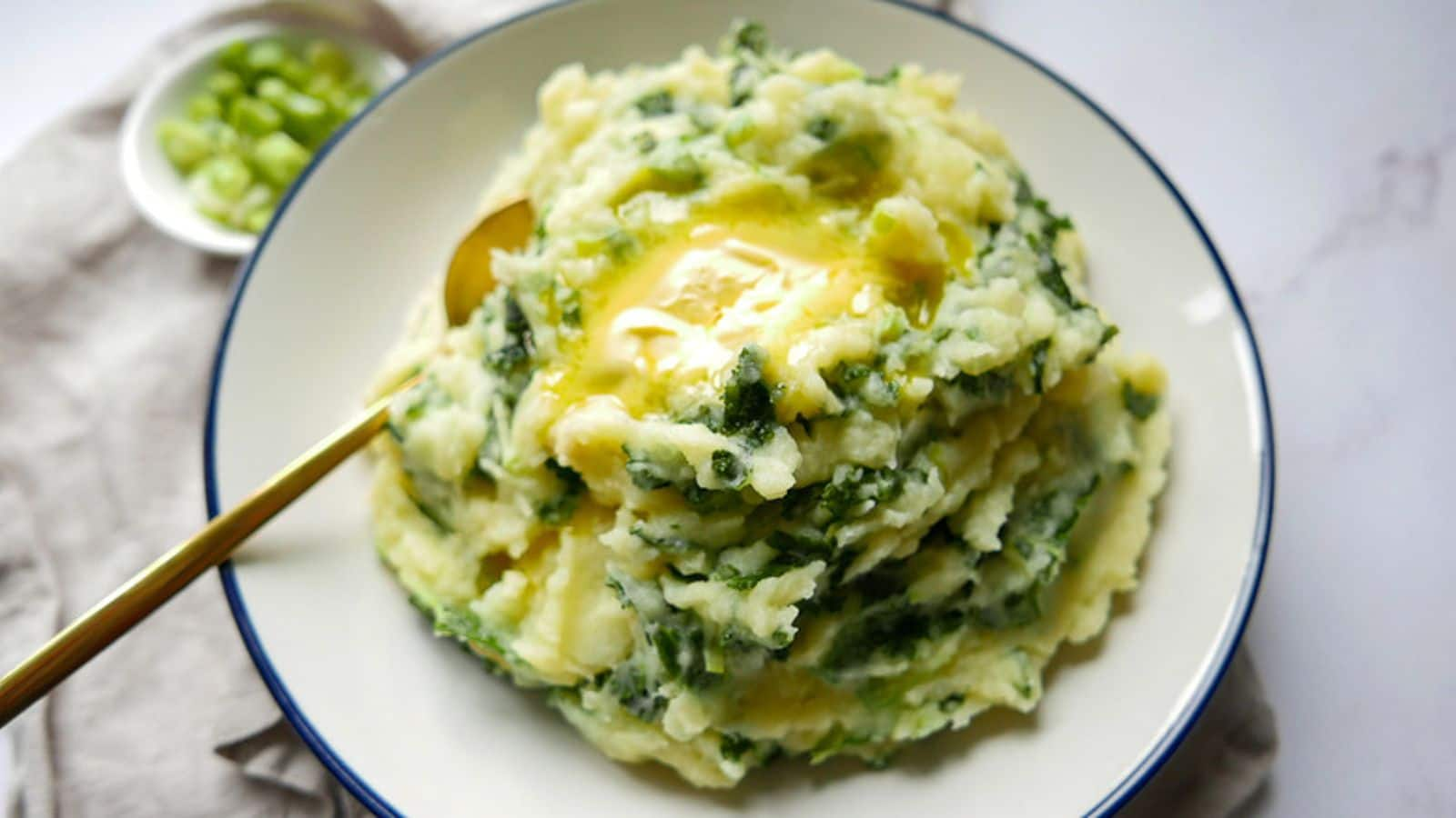 Colcannon dengan Kale ala Irlandia: Tutorial Memasak