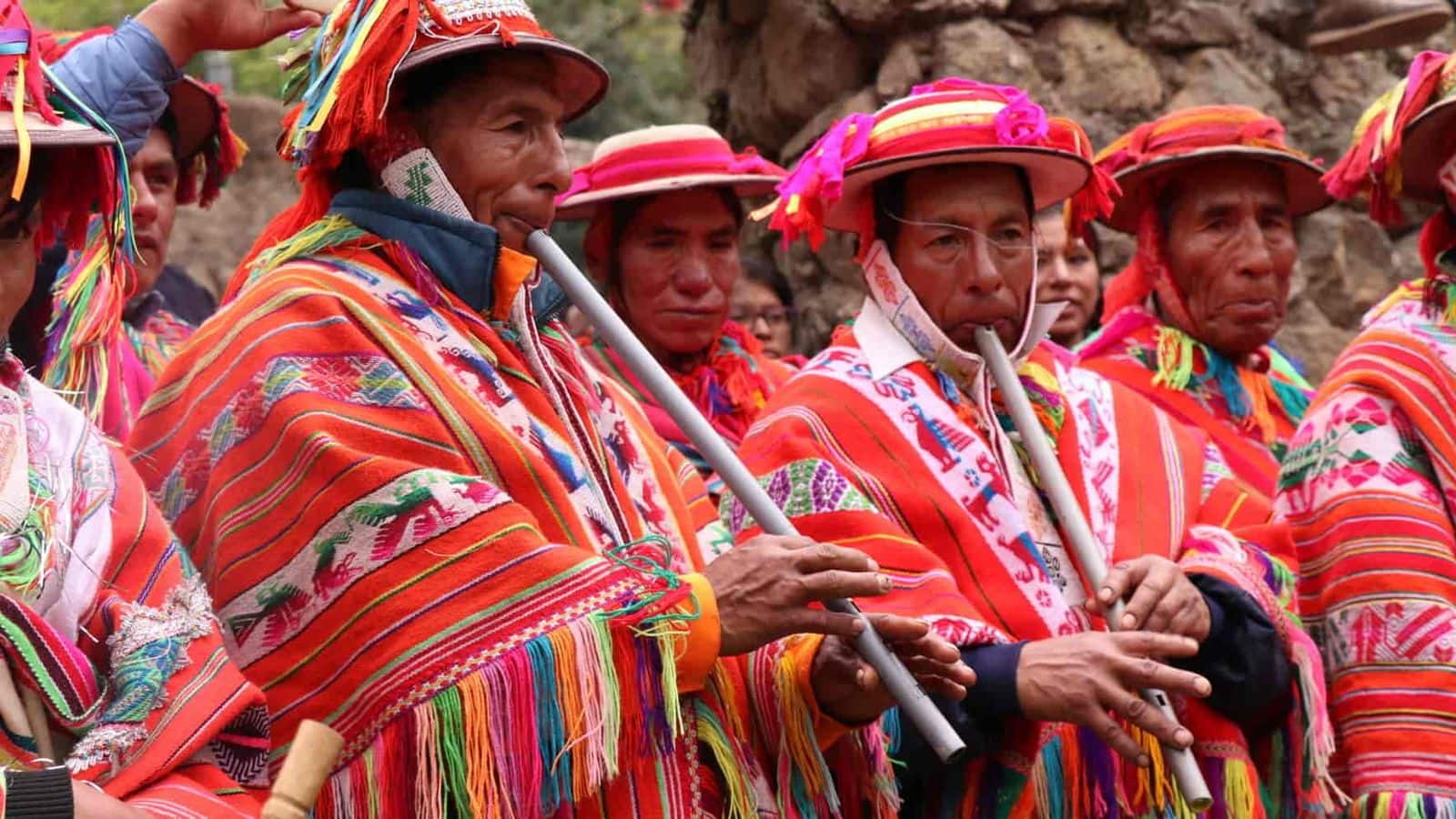 Pakaian Tradisional Peru