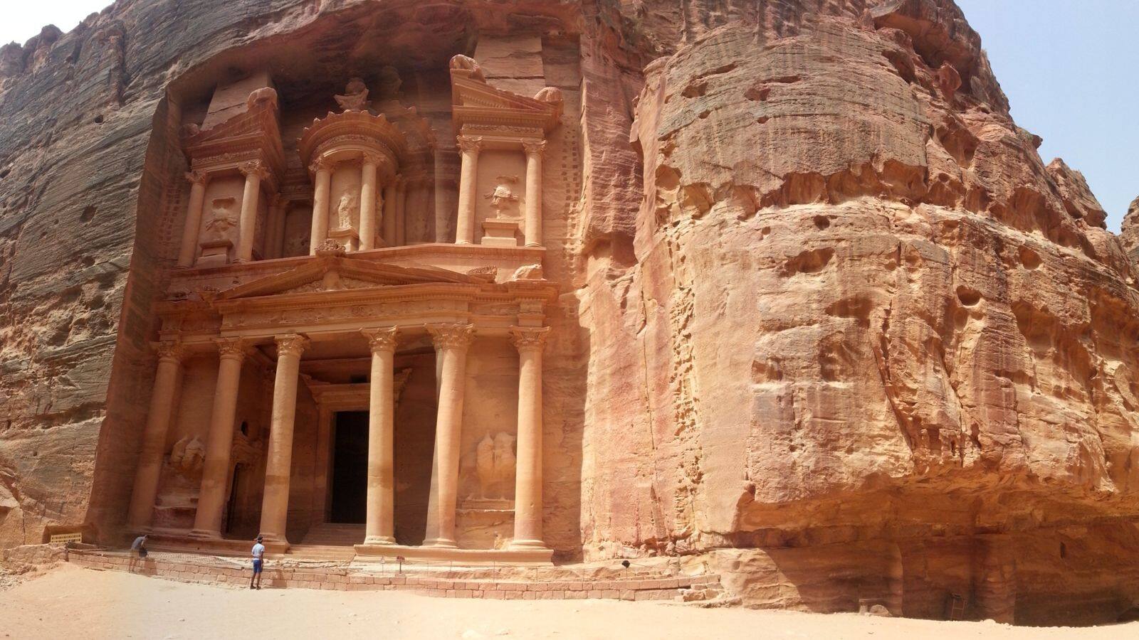 Menjelajahi Keajaiban Petra, Yordania