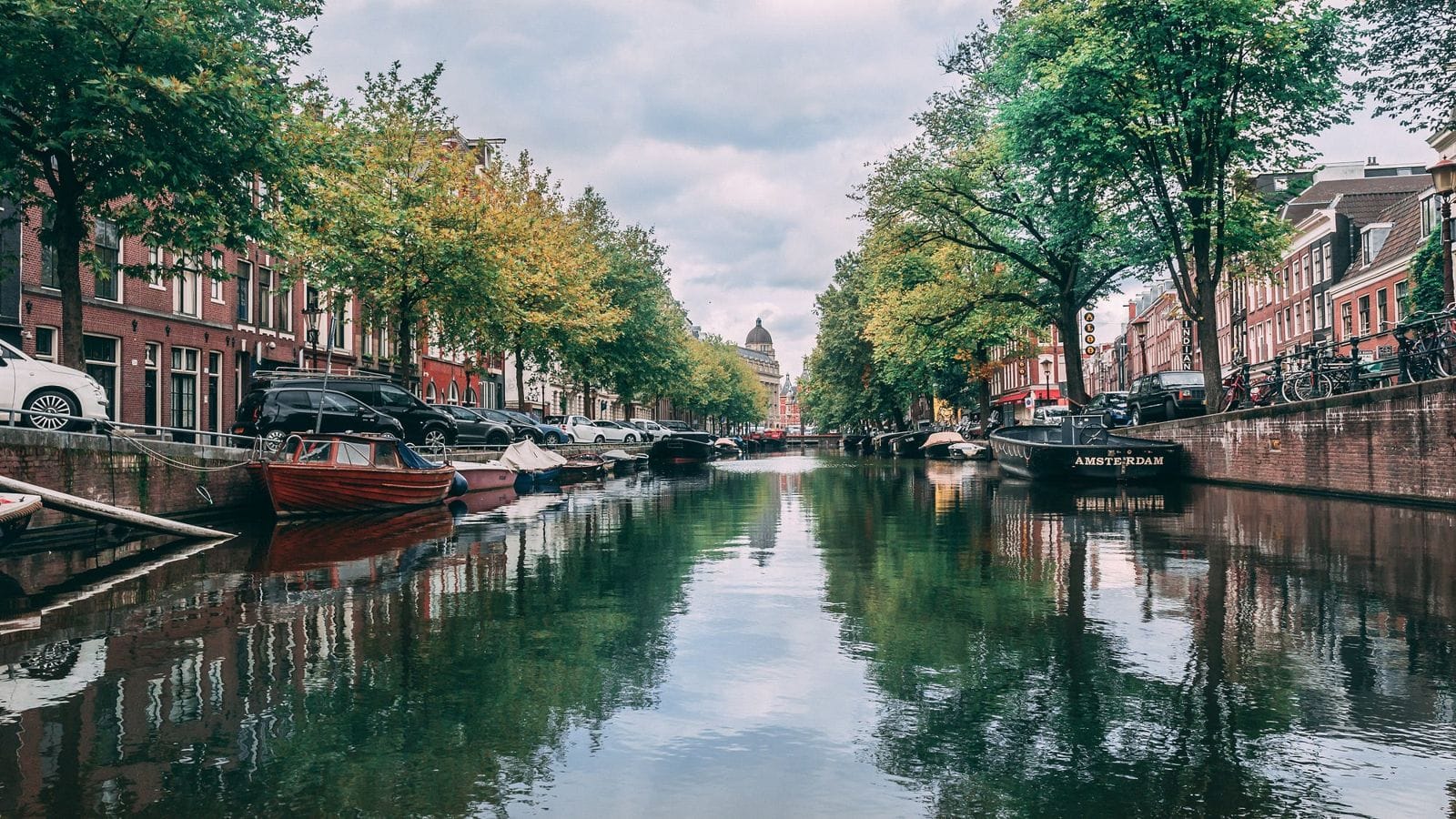 Harta Karun Tersembunyi di Kanal Amsterdam