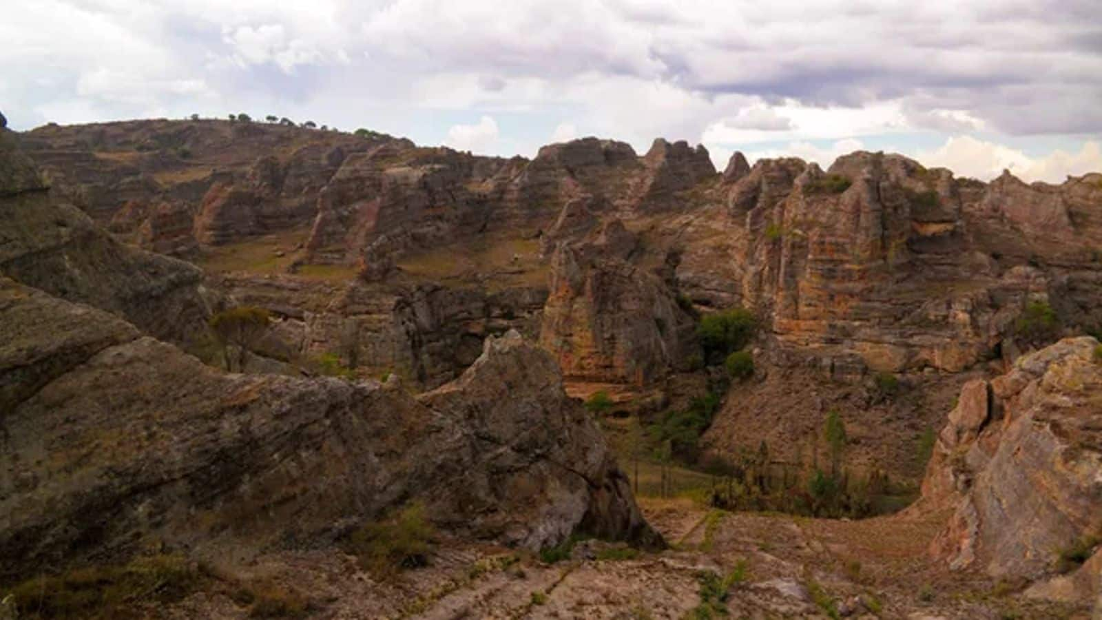 Menjelajahi keindahan Taman Nasional Isalo, Madagaskar