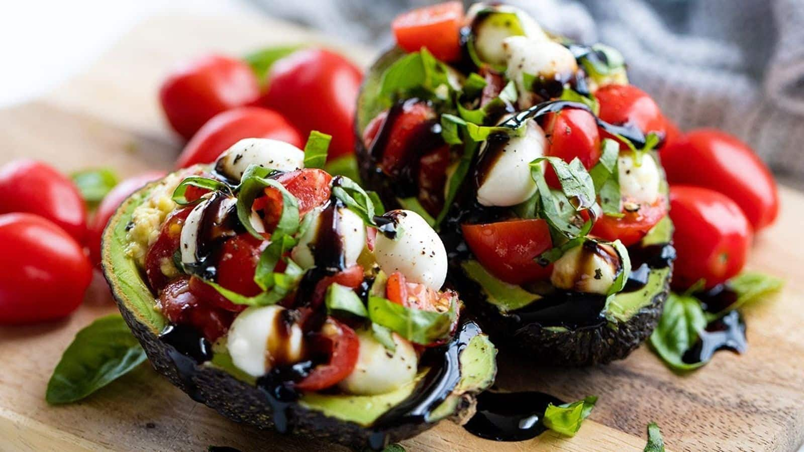 Caprese Stuffed Avocados: Panduan Memasak Hidangan Italia Yang Lezat