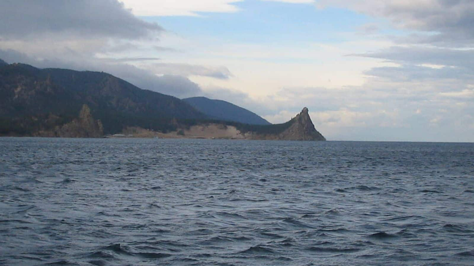 Menjelajahi keindahan danau Baikal, Rusia