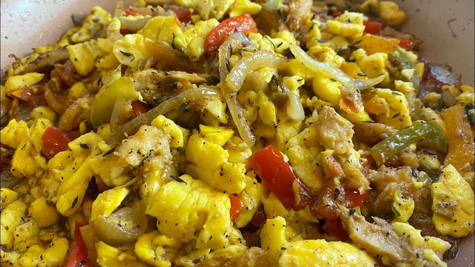 Cara membuat Ackee dan Saltfish ala Karibia yang lezat