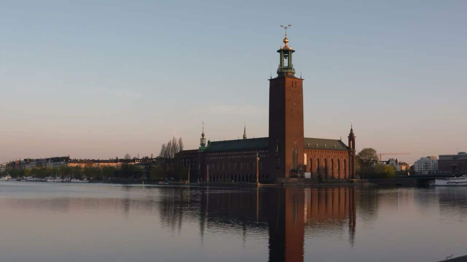 Lima tempat tepi air yang tenang di Stockholm