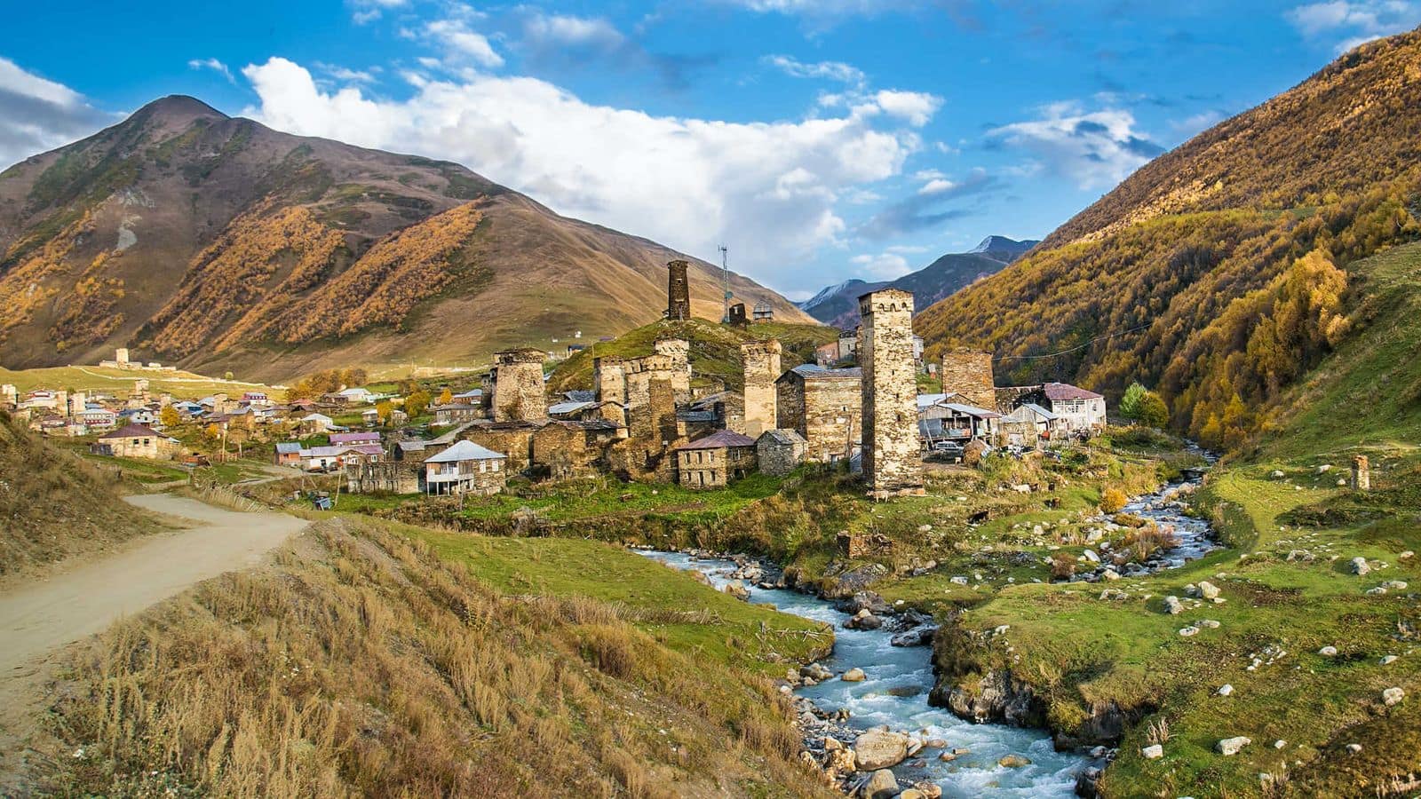 Menjelajahi Keindahan Ushguli, Georgia