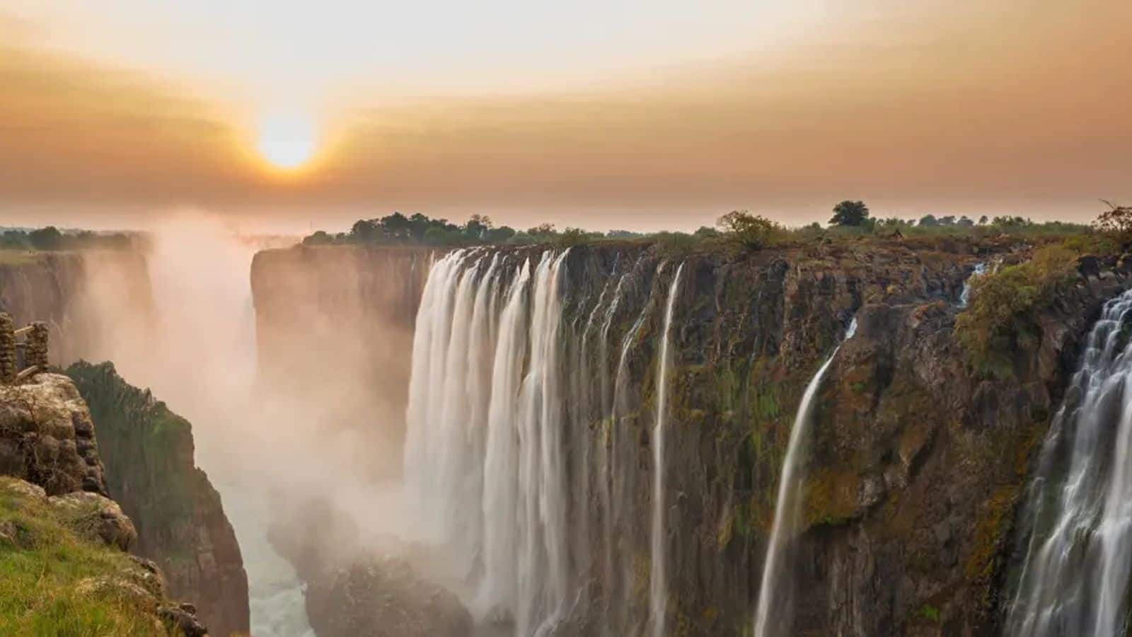 Menjelajahi Keajaiban Air Terjun Victoria, Zambia-Zimbabwe