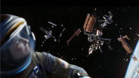 Kapsul Crew Dragon SpaceX hampir menabrak puing-puing luar angkasa Kapsul Crew Dragon SpaceX hampir menabrak puing-puing luar angkasa