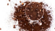 Memanfaatkan ampas kopi untuk menyegarkan udara ruangan