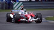 Mengapa ban mobil F1 begitu lebar?