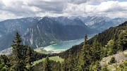 Menemukan Kedamaian di Danau Austria