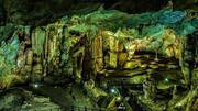 Menjelajahi Lanskap Karst dan Gua di Vietnam