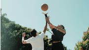 Arti di balik isyarat tangan Free-Throw basket