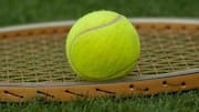 Mengapa Ball Boy dan Ball Girl tenis memakai pakaian putih?