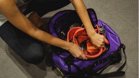 5 perlengkapan yang wajib dibawa dalam tas gym 5 perlengkapan yang wajib dibawa dalam tas gym