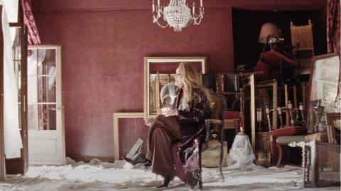 'Easy On Me': Adele rentan dan mudah dipahami dalam lagu emosional 'Easy On Me': Adele rentan dan mudah dipahami dalam lagu emosional