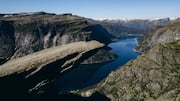 Menjelajahi Keindahan Fjord dan Air Terjun di Norwegia