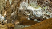 Mengagumi Keindahan Gua-Gua di Slovenia