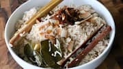 Hidangan Nasi Vegetarian Indonesia dengan Sentuhan Kepala 