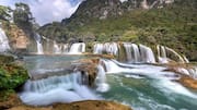 Menemukan Air Terjun Tersembunyi di Lembah Subur Vietnam