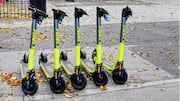 Skuter Listrik dengan Desain Ergonomis Unik