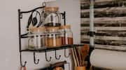 Revitalisasi rak dapur dengan penghemat ruang tak terduga