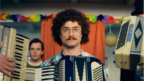 'Weird: The Al Yankovic Story'- Pemilihan Daniel Radcliffe yang sangat sempurna 'Weird: The Al Yankovic Story'- Pemilihan Daniel Radcliffe yang sangat sempurna