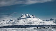 Menjelajahi Jalur Pendakian di Greenland