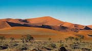 Menikmati Keindahan Bukit Pasir Sossusvlei di Namibia