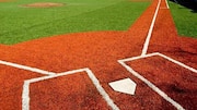 Bentuk pentagonal dari home plate baseball