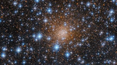 Teleskop Hubble NASA memotret gugusan bintang biru berjarak 150.000 tahun cahaya Teleskop Hubble NASA memotret gugusan bintang biru berjarak 150.000 tahun cahaya