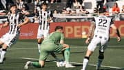 Mengapa pertandingan sepak bola berlangsung selama 90 menit?