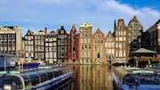 Menyusuri Kanal-Kanal Amsterdam yang Memesona