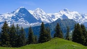 Desa Pegunungan Swiss untuk Petualangan Sepanjang Musim