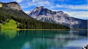 Keajaiban Danau Emerald di Pegunungan Rocky Kanada