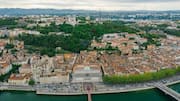 Menjelajahi Traboule Tersembunyi di Lyon