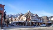Menikmati Keindahan Banff dengan Kereta Kuda