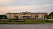 Lima Istana Ikonik yang Wajib Dikunjungi di Wina