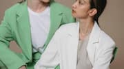 Blazer esensial untuk gaya kantor abadi