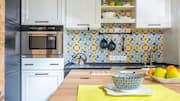 Tip penyimpanan cerdas untuk dapur India yang berwarna-warni