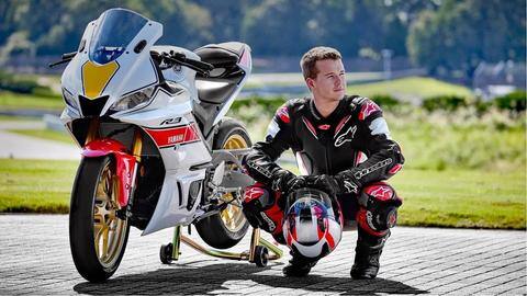 Yamaha rayakan kemenangan GP Belgia 1964 dengan YZF-R3 edisi terbatas Yamaha rayakan kemenangan GP Belgia 1964 dengan YZF-R3 edisi terbatas