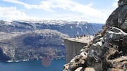 Menjelajahi Preikestolen di Norwegia untuk Pemandangan Fjord yang Menakjubkan