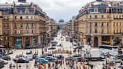 Menjajal Jalan Berbatu dan Kafe Tersembunyi di Paris
