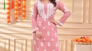Keanggunan kurta Chikankari untuk musim panas