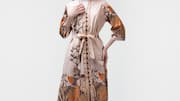 Gaun cetak tangan: Memadukan tradisi dan gaya modern