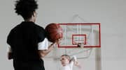 Asal-usul dan evolusi aturan Jump Ball dalam basket
