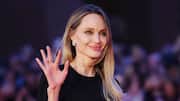 Lima kali Angelina Jolie memukau Hollywood dengan gaya busananya